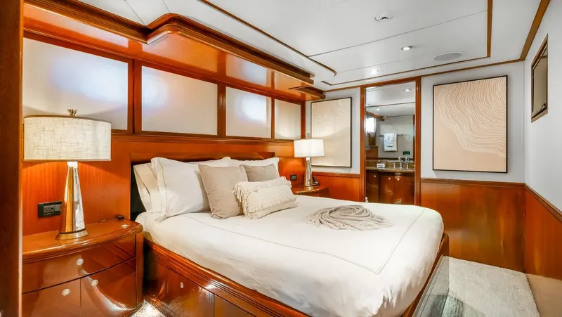 Slide: The Image of Custom Tri-deck 2012 - 19