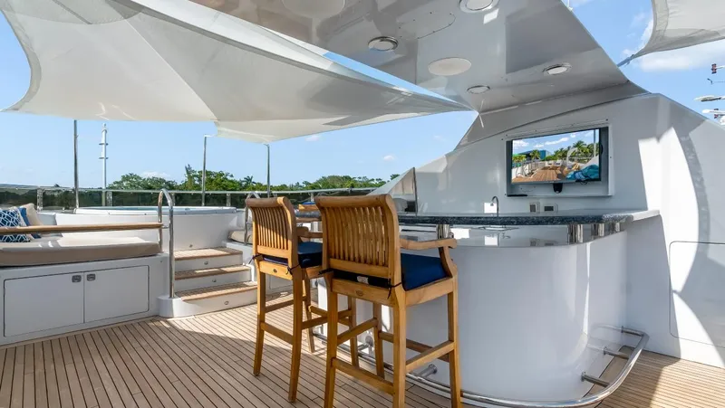 Slide: The Image of Custom Tri-deck 2012 - 6