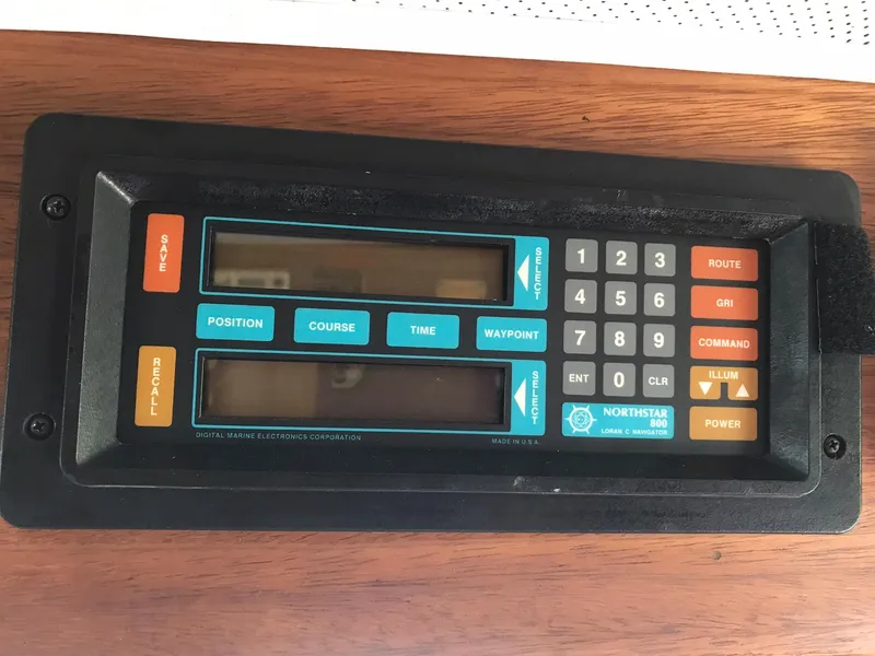 Slide: The Image of Hatteras 58 MY 1978 - 121