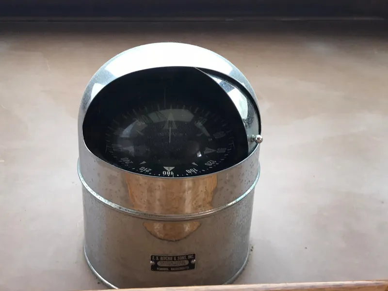 Slide: The Image of Hatteras 58 MY 1978 - 123