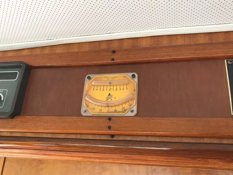 Slide: The Image of Hatteras 58 MY 1978 - 126