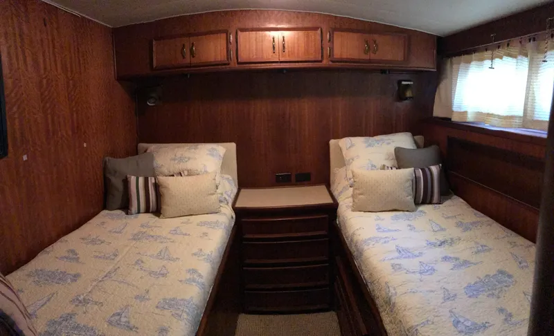 Slide: The Image of Hatteras 58 MY 1978 - 151