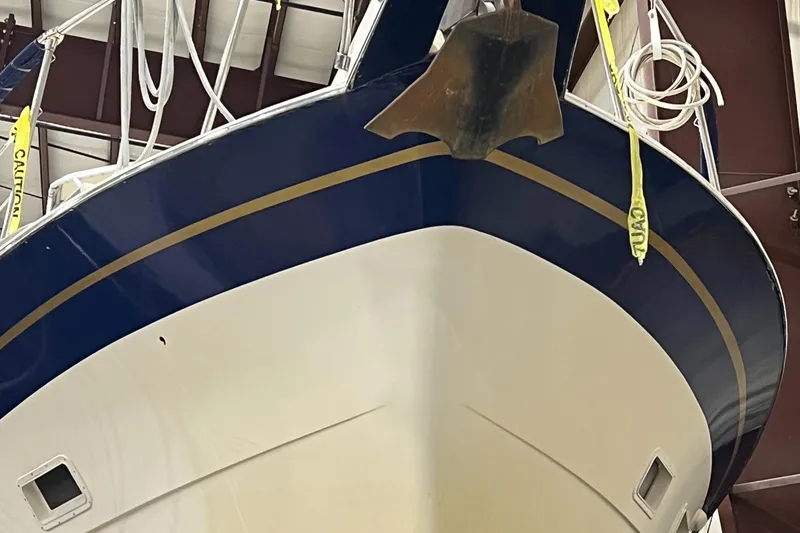 Slide: The Image of Hatteras 58 MY 1978 - 155