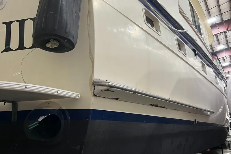 Slide: The Image of Hatteras 58 MY 1978 - 156