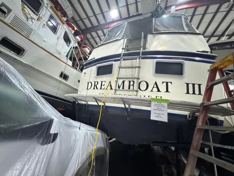 Slide: The Image of Hatteras 58 MY 1978 - 162