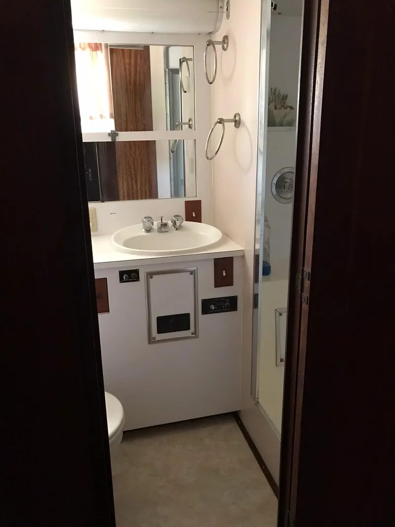 Slide: The Image of Hatteras 58 MY 1978 - 69