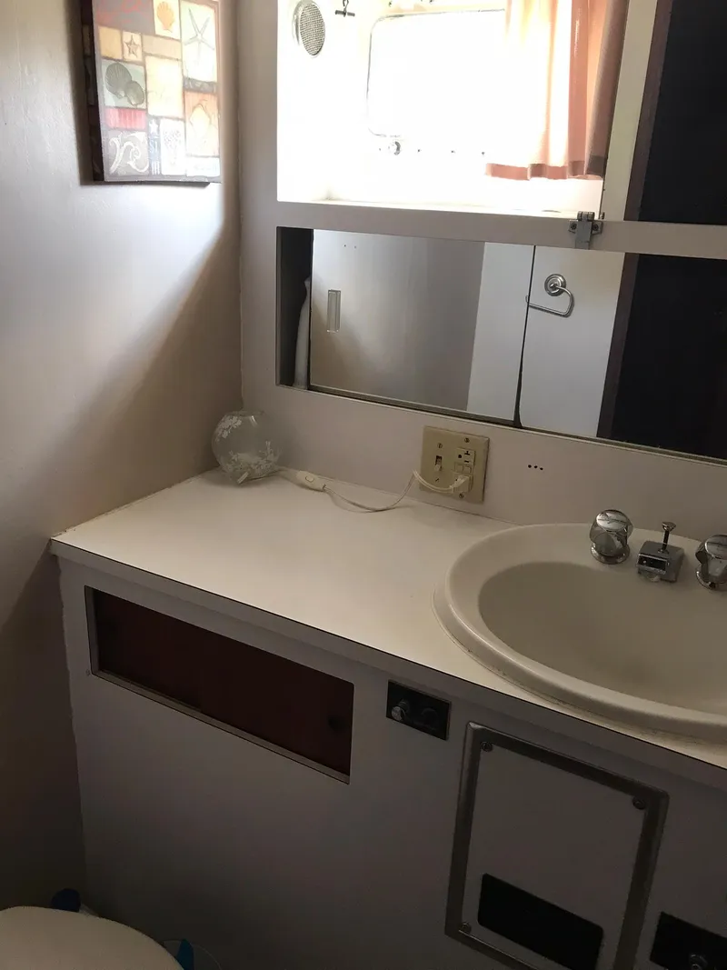 Slide: The Image of Hatteras 58 MY 1978 - 73