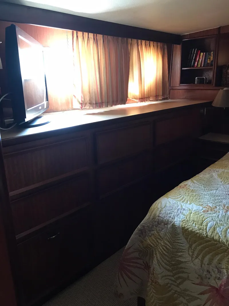 Slide: The Image of Hatteras 58 MY 1978 - 82