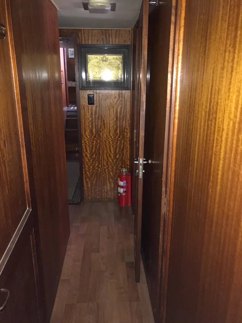 Slide: The Image of Hatteras 58 MY 1978 - 90