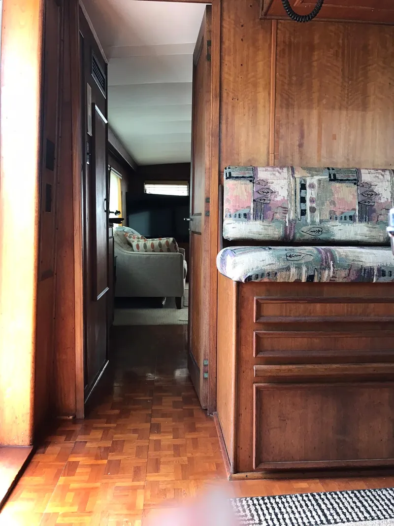 Slide: The Image of Hatteras 58 MY 1978 - 94