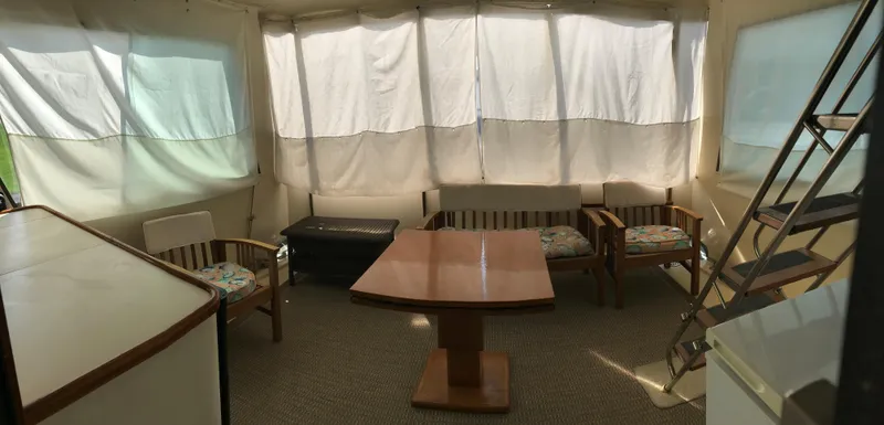 Slide: The Image of Hatteras 58 MY 1978 - 95