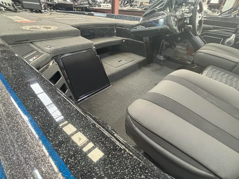 Slide: The Image of Skeeter FXR20 Select 2021 - 10