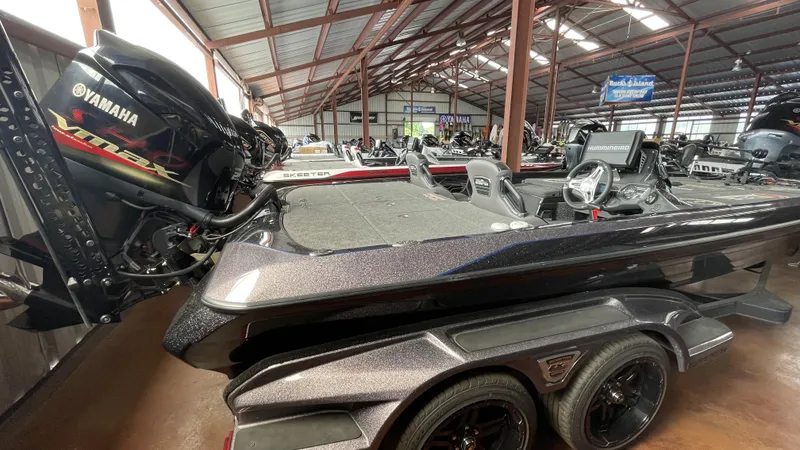 Slide: The Image of Skeeter FXR20 Select 2021 - 14