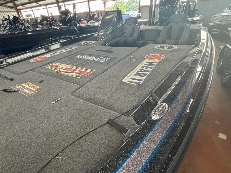 Slide: The Image of Skeeter FXR20 Select 2021 - 8
