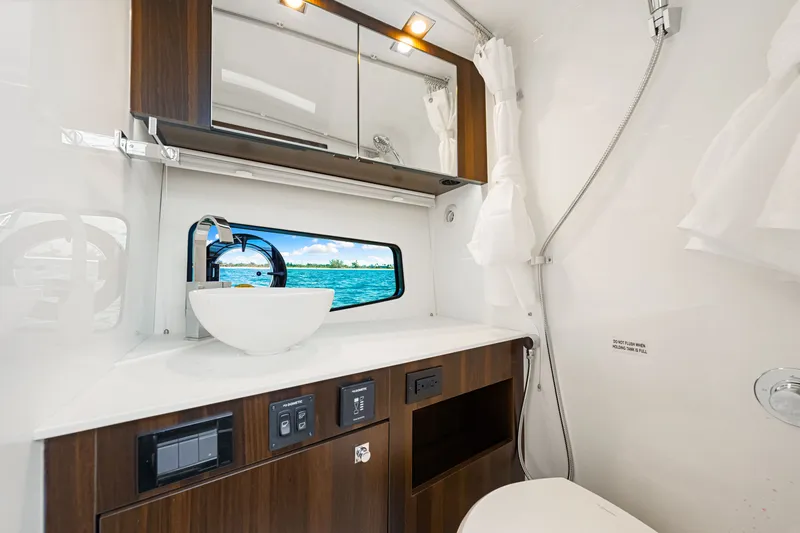 Slide: The Image of Cruisers 34 GLS Outboard 2026 - 38