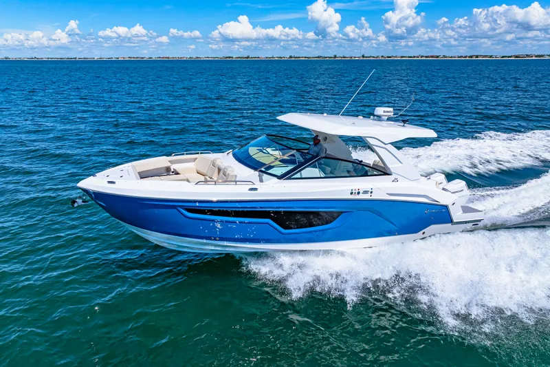 Slide: The Image of Cruisers Yachts 34 GLS Outboard 2026 - 10