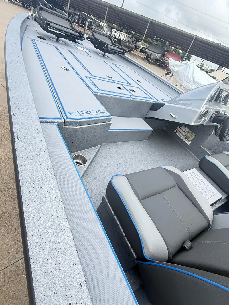 Slide: The Image of Xpress H20 CRAPPIE 2026 - 8