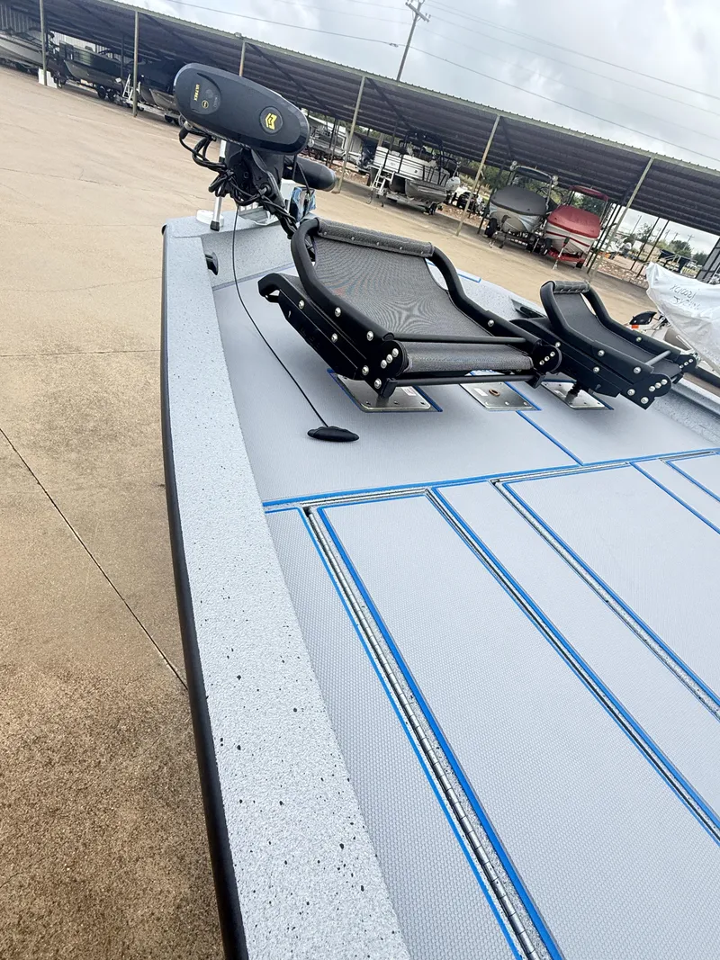 Slide: The Image of Xpress H20 CRAPPIE 2026 - 9