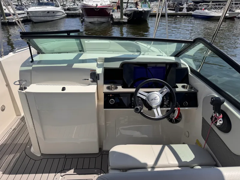 Slide: The Image of Sea Ray 250 SDX OB 2022 - 14