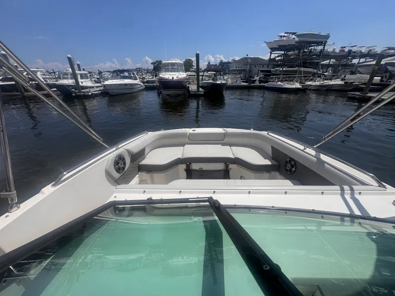 Slide: The Image of Sea Ray 250 SDX OB 2022 - 25