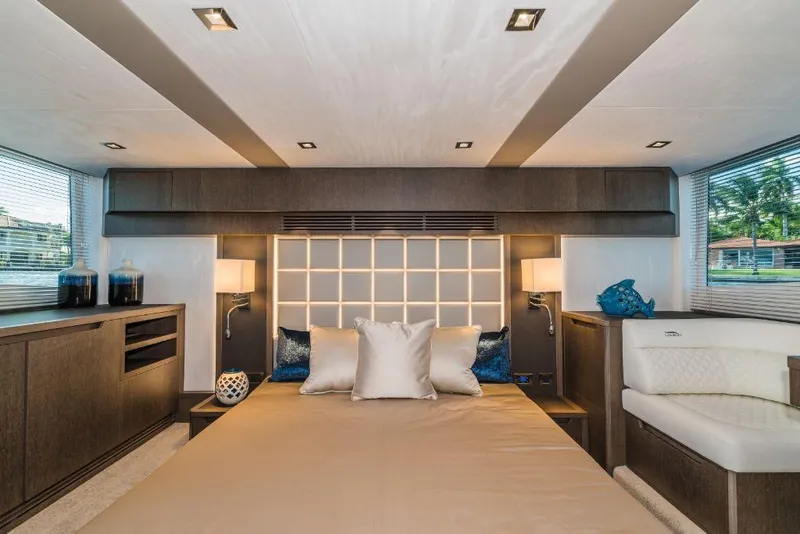 Slide: The Image of Galeon 500 FLY 2024 - 42
