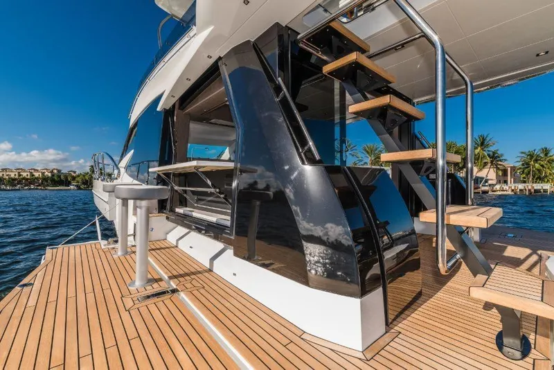 Slide: The Image of Galeon 500 FLY 2024 - 33