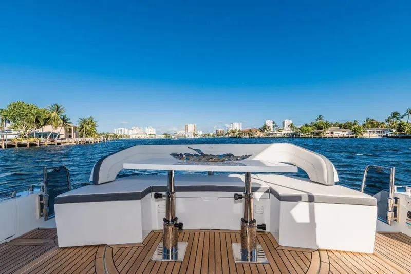 Slide: The Image of Galeon 500 FLY 2024 - 27