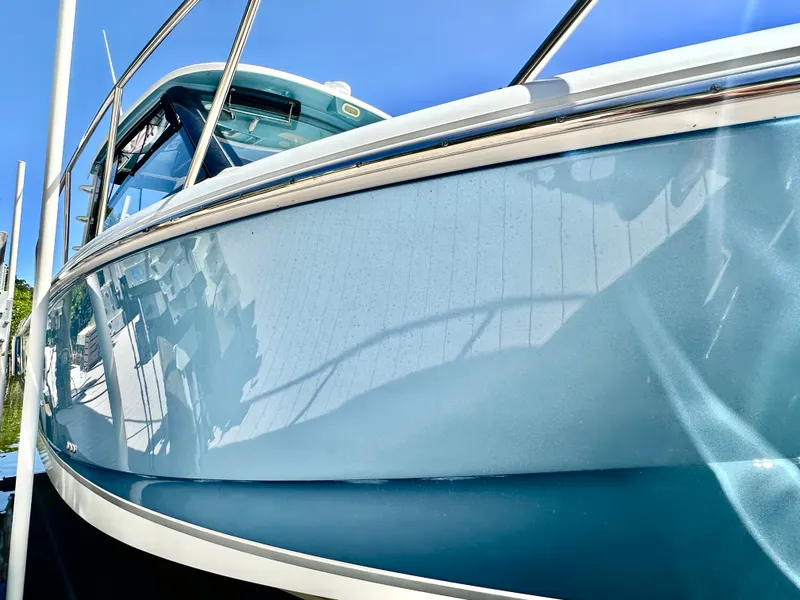 Slide: The Image of Boston Whaler 325 CONQUEST 2021 - 2