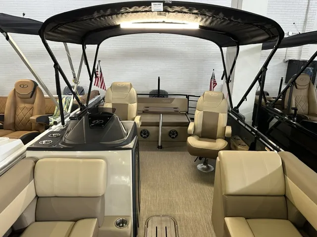 Slide: The Image of Veranda VR265VL 2027 - 0