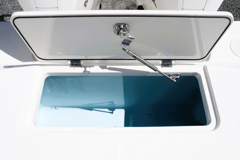 Slide: The Image of Boston Whaler 330 Outrage 2026 - 12