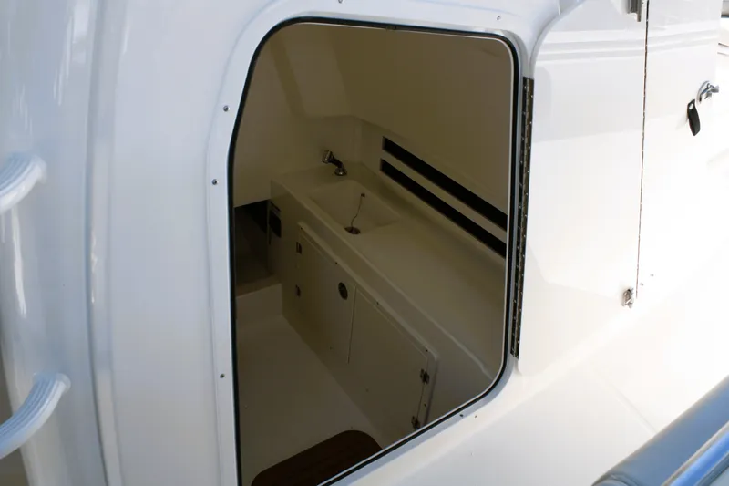 Slide: The Image of Boston Whaler 330 Outrage 2026 - 34