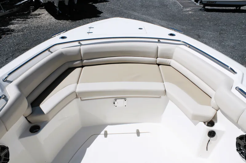 Slide: The Image of Boston Whaler 330 Outrage 2026 - 37