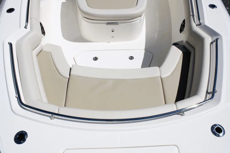 Slide: The Image of Boston Whaler 330 Outrage 2026 - 38