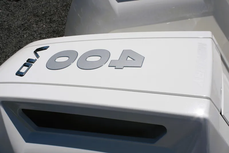 Slide: The Image of Boston Whaler 330 Outrage 2026 - 9