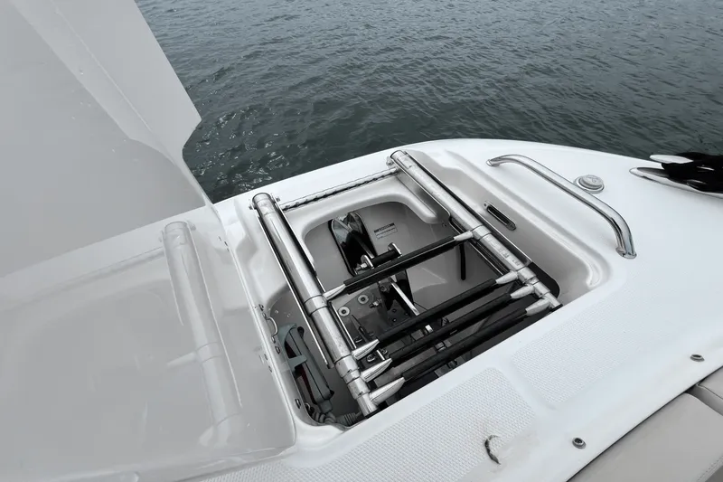 Slide: The Image of Boston Whaler 320 VANTAGE 2017 - 29