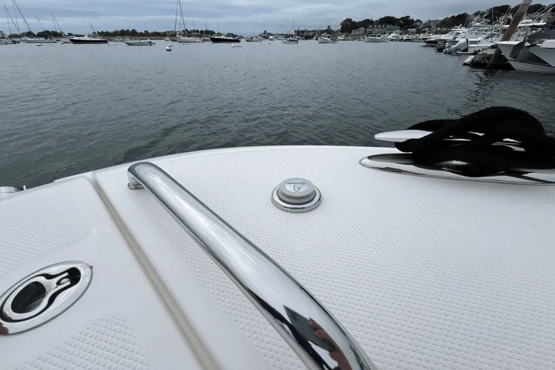 Slide: The Image of Boston Whaler 320 VANTAGE 2017 - 30