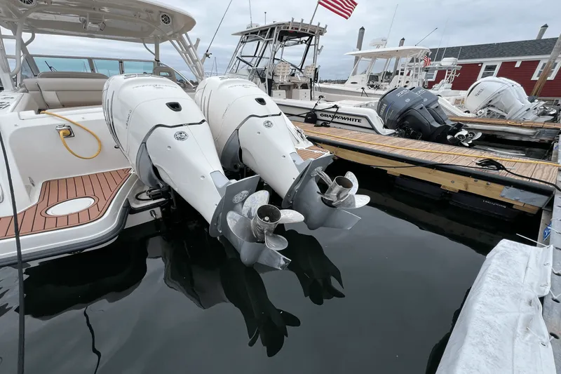 Slide: The Image of Boston Whaler 320 VANTAGE 2017 - 4