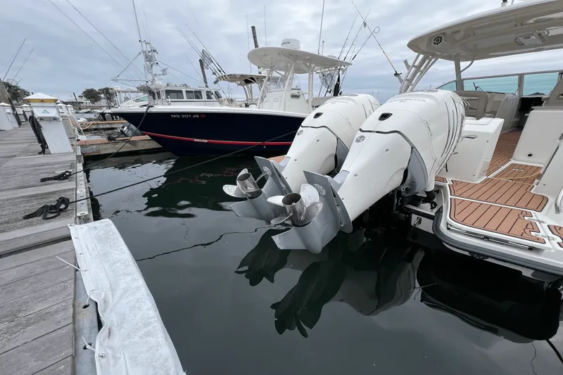 Slide: The Image of Boston Whaler 320 VANTAGE 2017 - 5