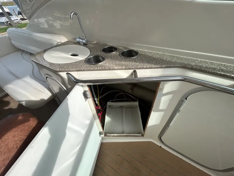 Slide: The Image of Maxum 3300 SCR 2000 - 16