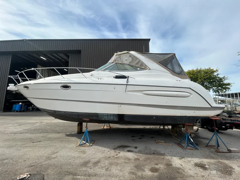 Slide: The Image of Maxum 3300 SCR 2000 - 2