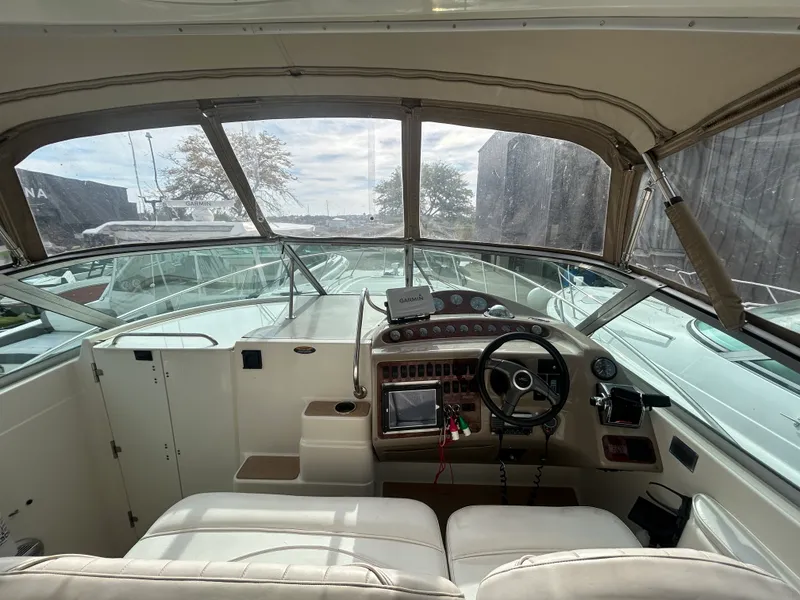 Slide: The Image of Maxum 3300 SCR 2000 - 24