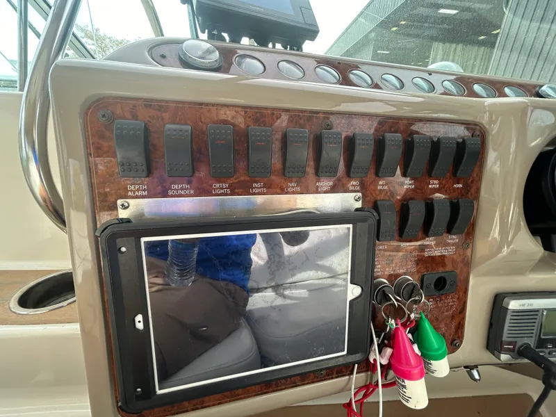 Slide: The Image of Maxum 3300 SCR 2000 - 32