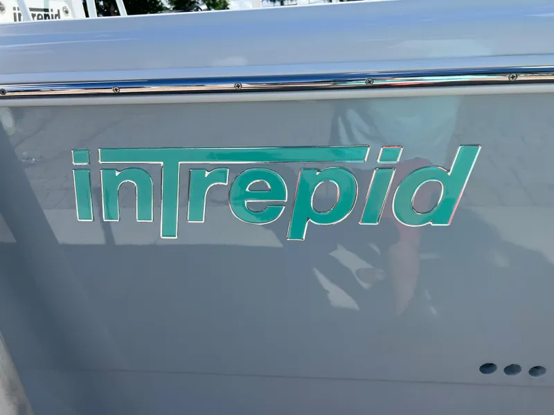 Slide: The Image of 1987 Intrepid 300 Center Console boat logo - 6
