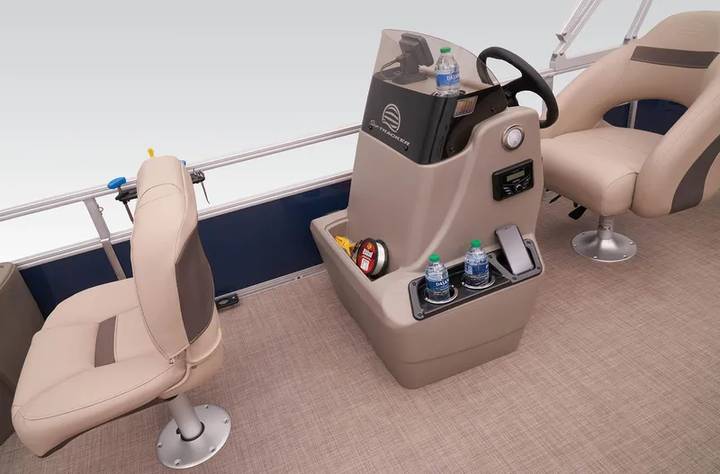 Slide: The Image of Sun Tracker Bass Buggy 18 DLX 2023 - 30