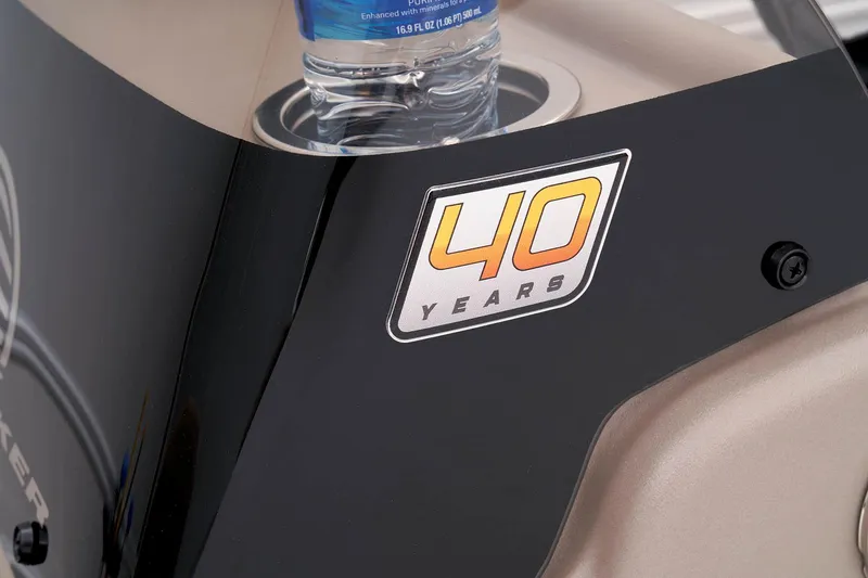 Slide: The Image of Sun Tracker Bass Buggy 18 DLX 2023 - 32