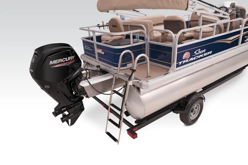 Slide: The Image of Sun Tracker Bass Buggy 18 DLX 2023 - 43