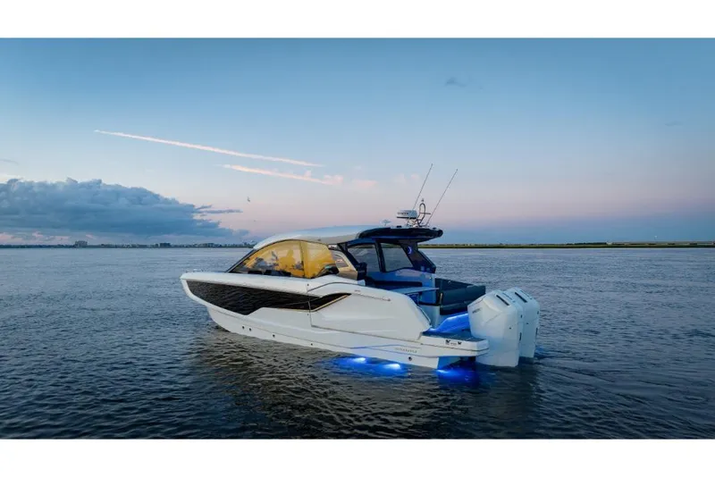 Slide: The Image of Galeon 375 GTO 2026 - 9