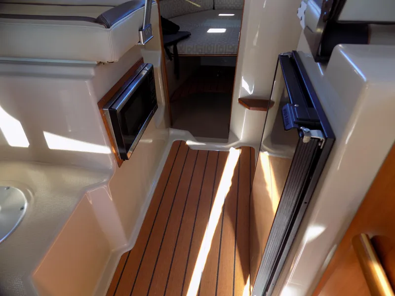 Slide: The Image of Ranger Tug R-23 2019 - 15