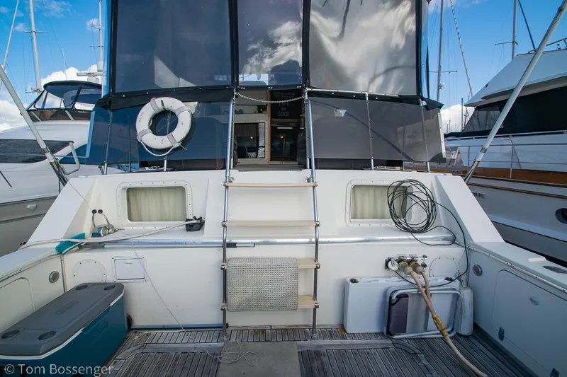 Slide: The Image of Chris-Craft Corinthian 1986 - 54