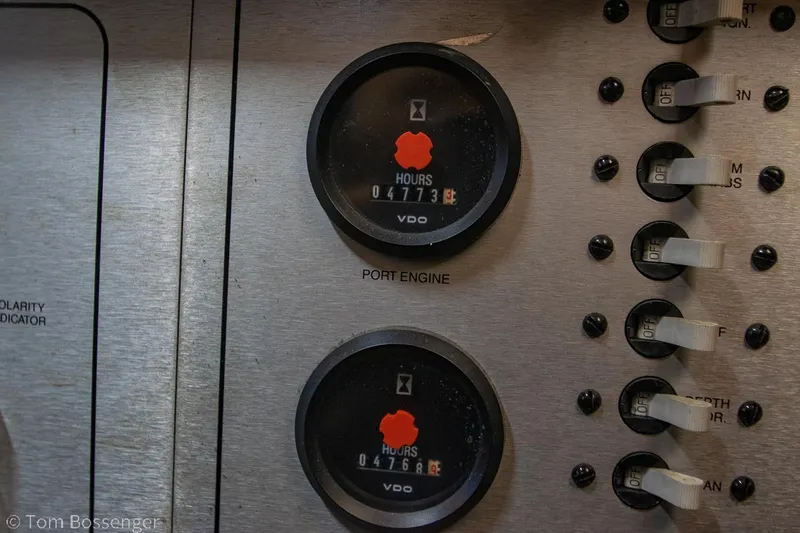 Slide: The Image of Chris-Craft Corinthian 1986 - 62